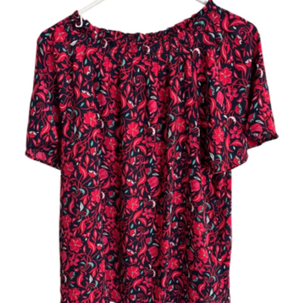 Ann Taylor blouse - So Cute and Great Price! New with tags!